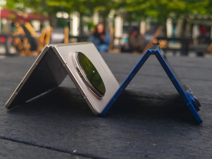 Samsung Galaxy Z Fold 7 vs Honor Magic V5