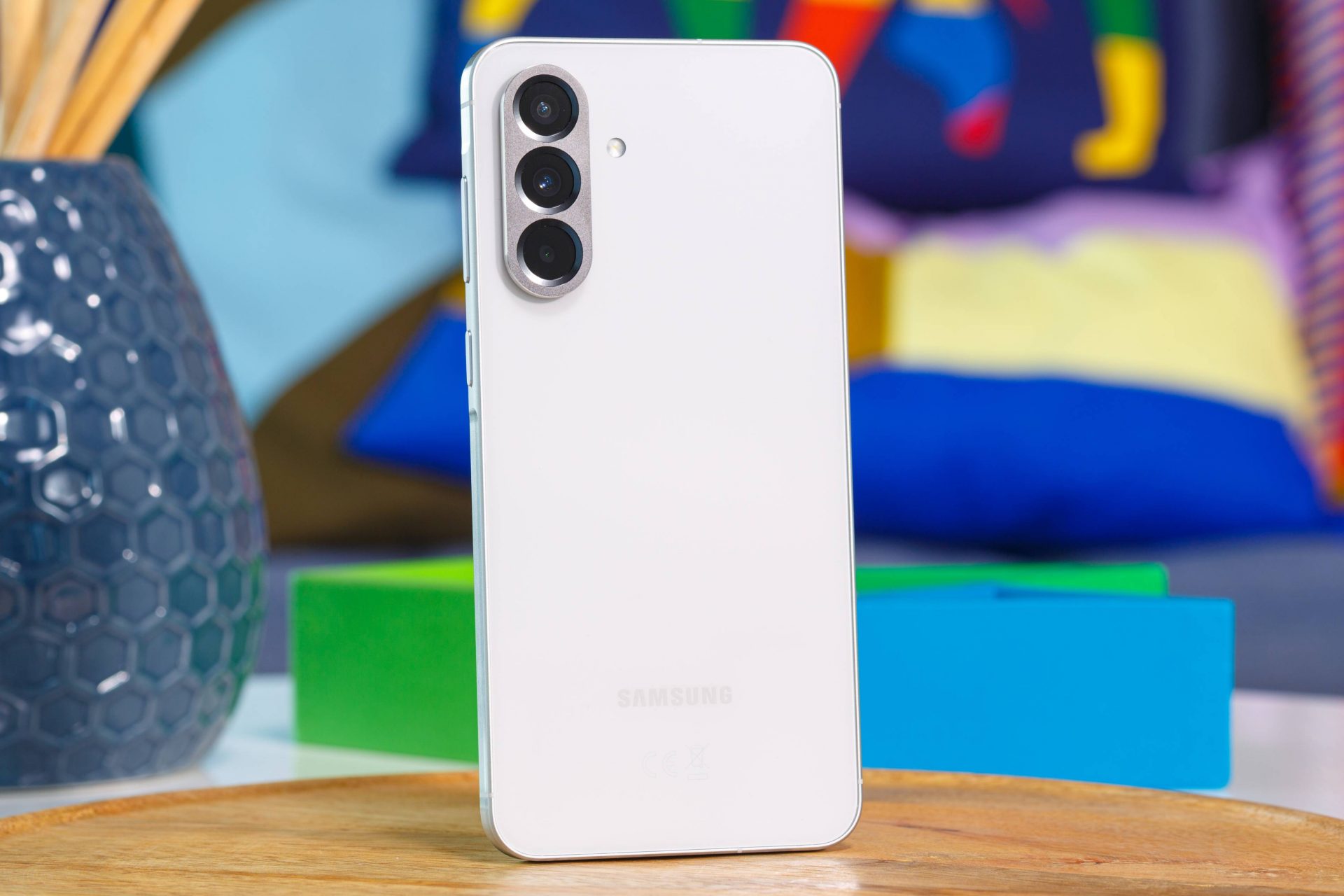 Samsung снова удивляет: стабильная One UI 8 уже прилетает на бюджетные Galaxy A36 и A56 фото