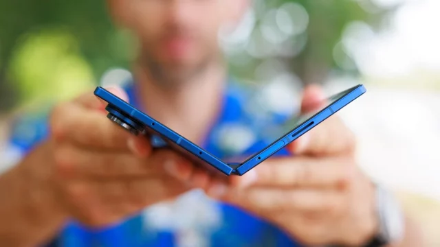 Samsung Z Fold 7 тестирование складного телефона 2025