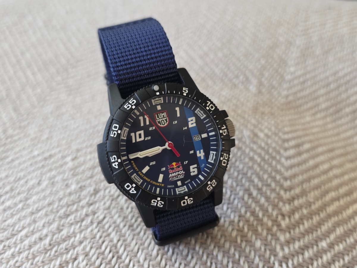 Luminox и Red Bull Ampol представляют эксклюзивные лимитированные часы
