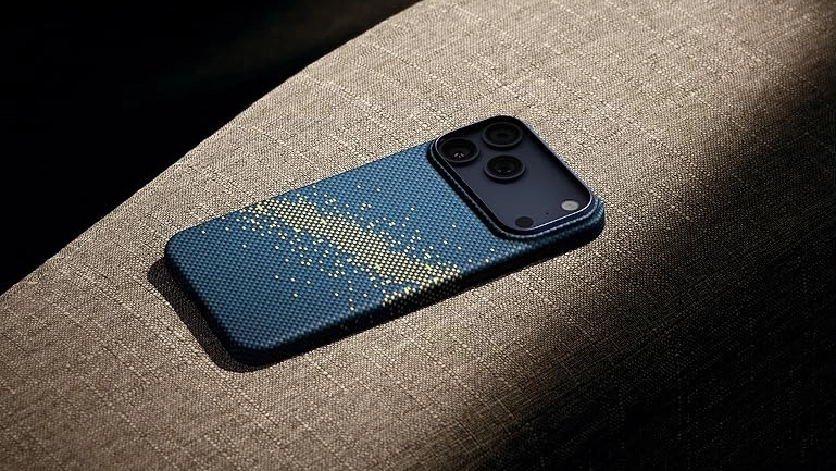 «Скретчгейт» на iPhone 17 Pro Apple признала проблему, но винит магазины. Кто прав