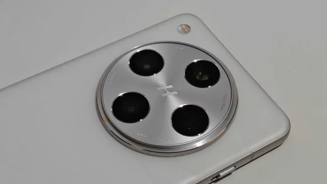 Android-телефоны наконец-то перестанут разряжаться к полудню. Секрет — новые аккумуляторы