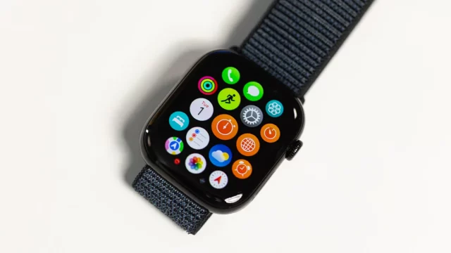 Apple ломает свою политику: iPhone откроется для сторонних смарт-часов Apple ломает свою политику: iPhone откроется для сторонних смарт-часов