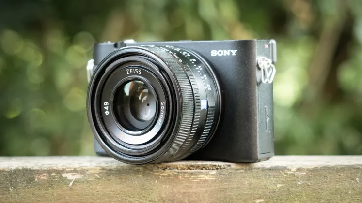 Sony RX1R III компактность и цена_