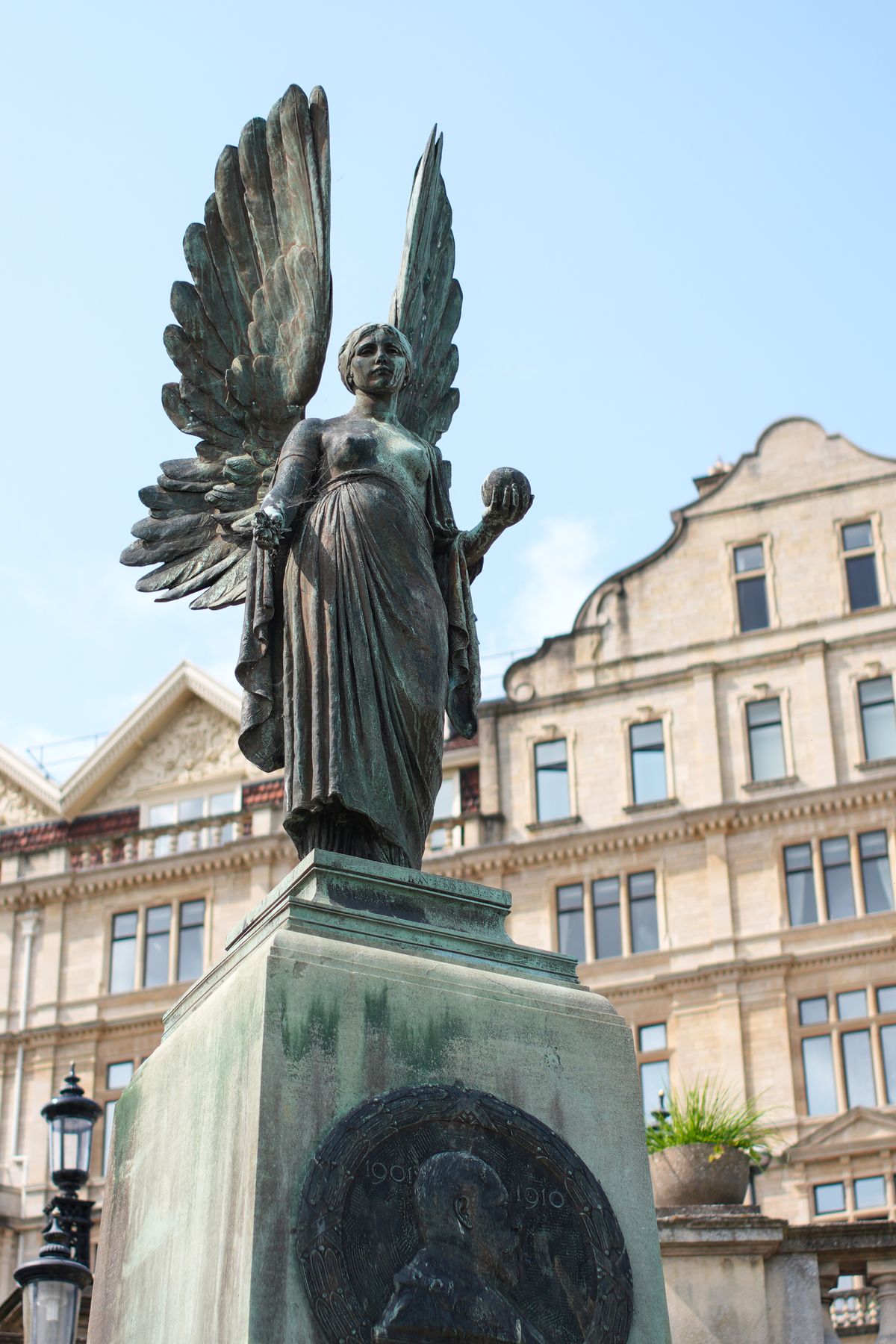 Sony RX1R III компактность и цена_