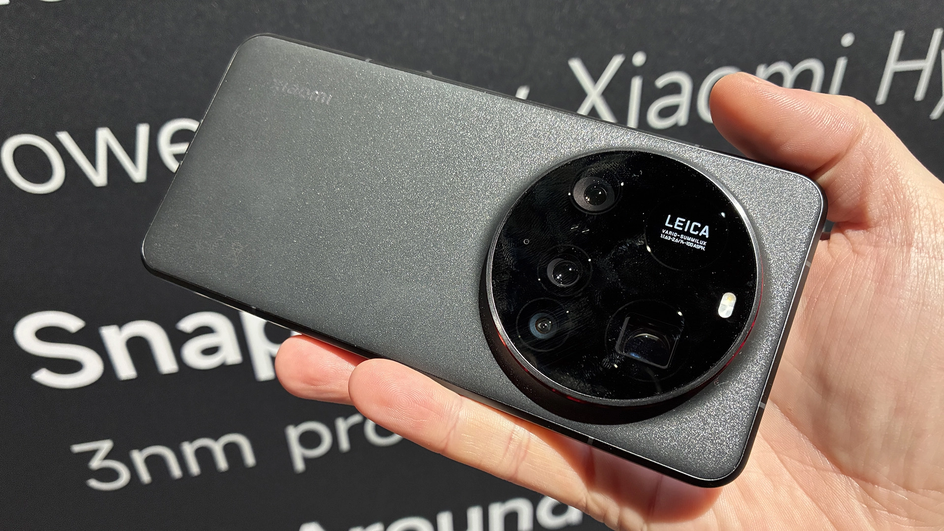 471282Странный ход Xiaomi в битве с Apple: зачем компания пропустила целое поколение смартфонов