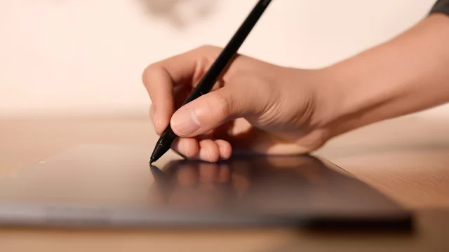 TCL готовит «убийцу» Kindle и iPad Mini в одном флаконе?