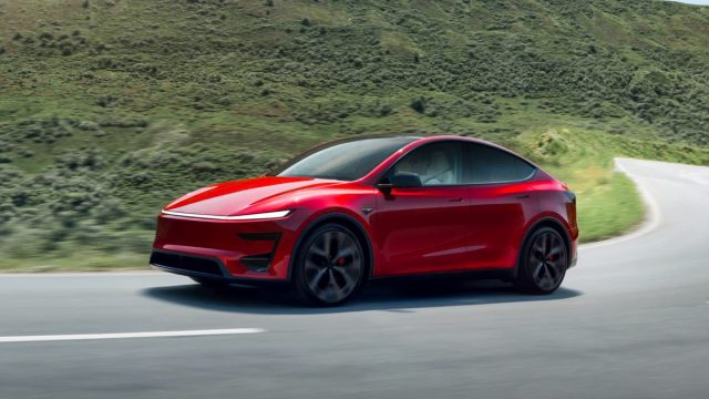Tesla Model Y Performance: Как любимый электрокар стал суперкаром