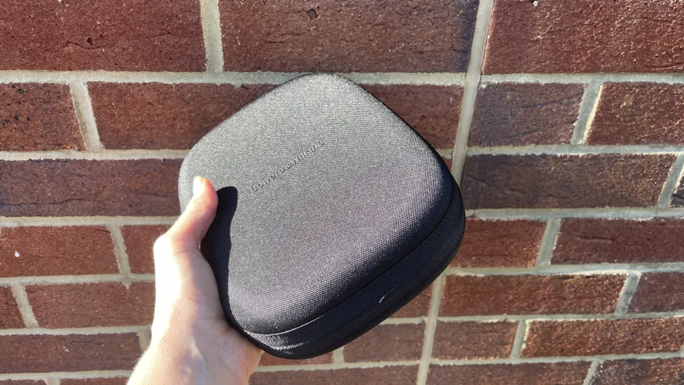 Лучшие наушники Bowers & Wilkins Px8 S2 стали еще лучше картинка Топовые наушники Bowers & Wilkins Px8 S2 вышли в продажу