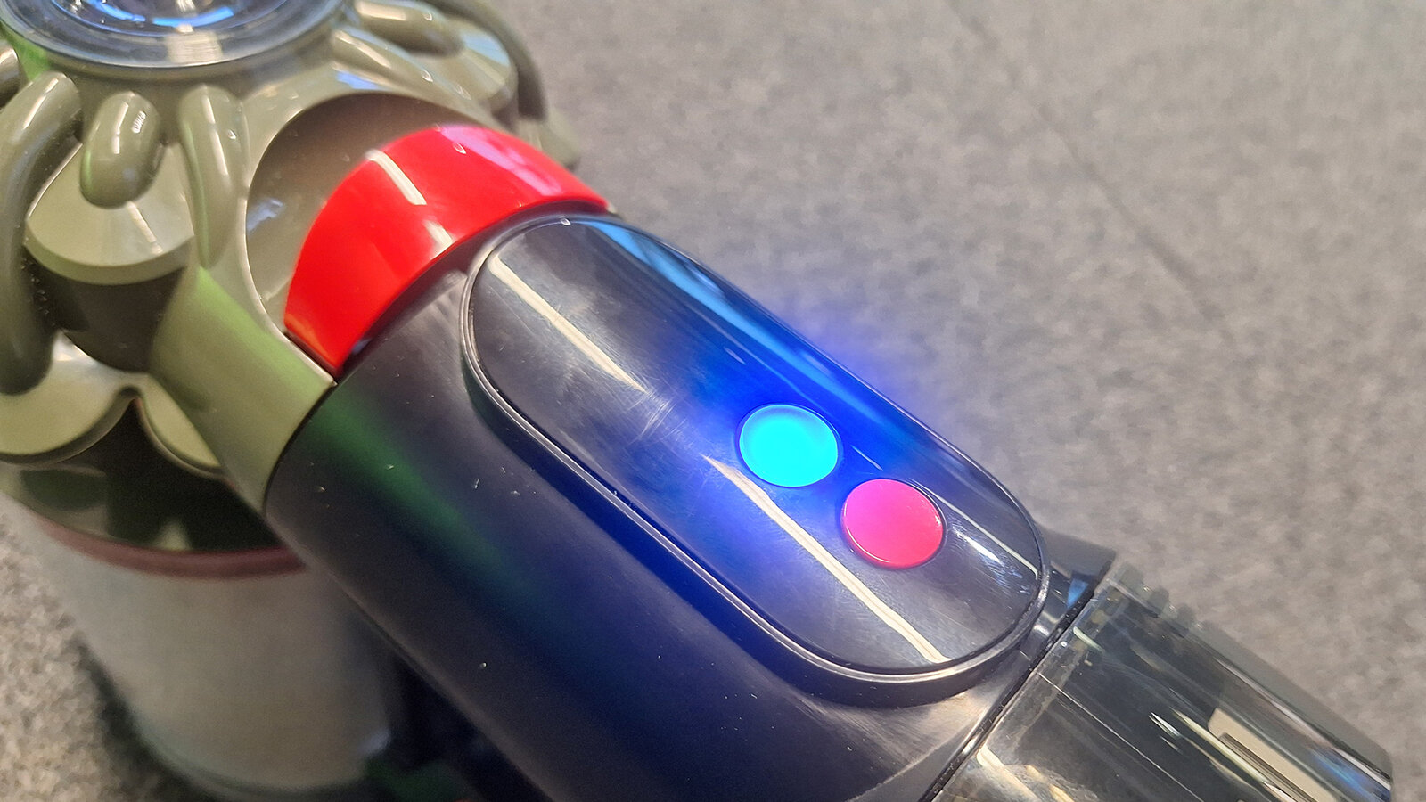 Тот самый пылесос Dyson наконец-то выпустил идеальный V8