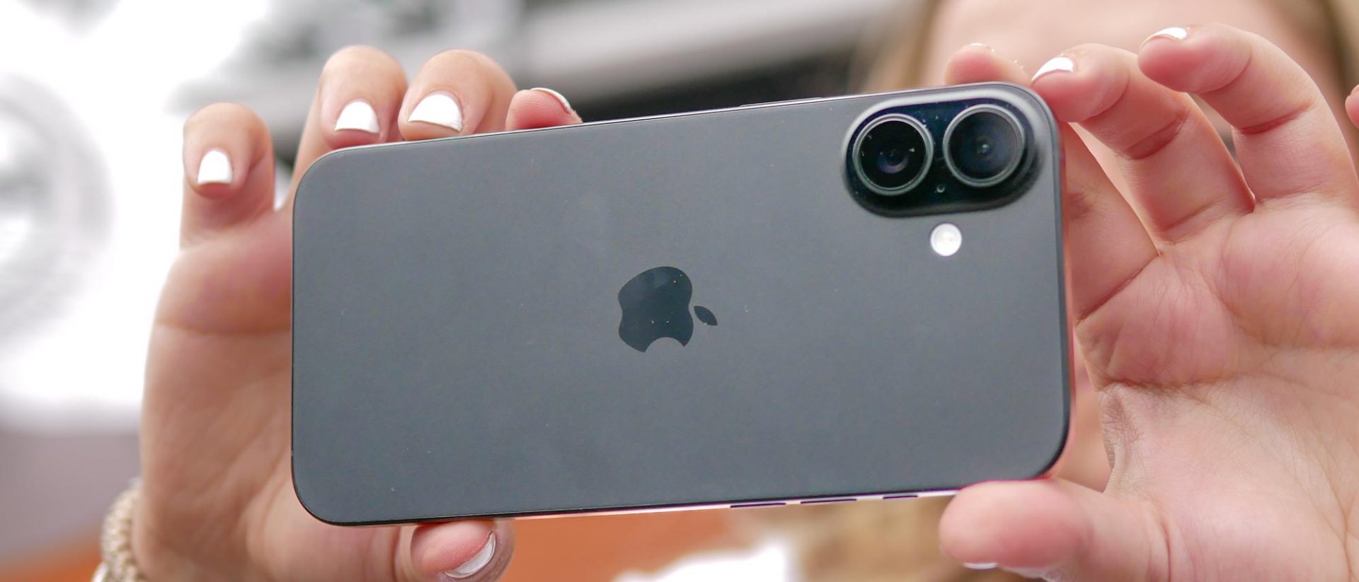 Эпоха закончилась: Apple снимает с производства старые iPhone