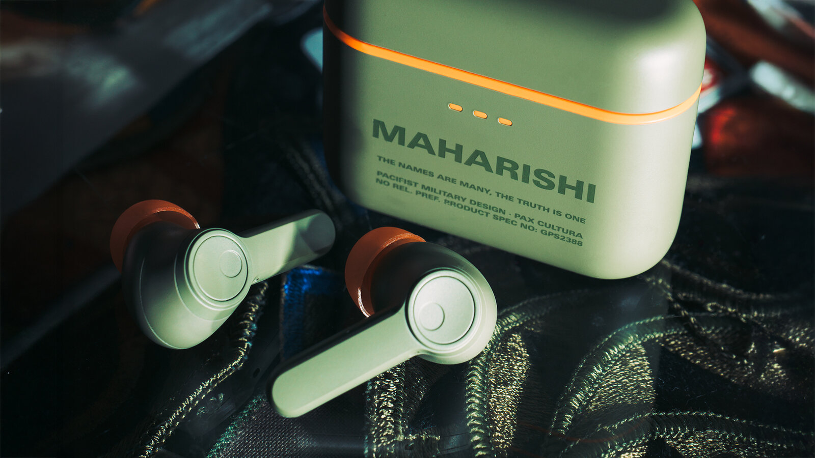 Хайп на звуке: как Cambridge Audio и Maharishi превратили аудиотехнику в модный аксессуар картинка Хайп на звуке: как Cambridge Audio и Maharishi превратили аудиотехнику в модный аксессуар