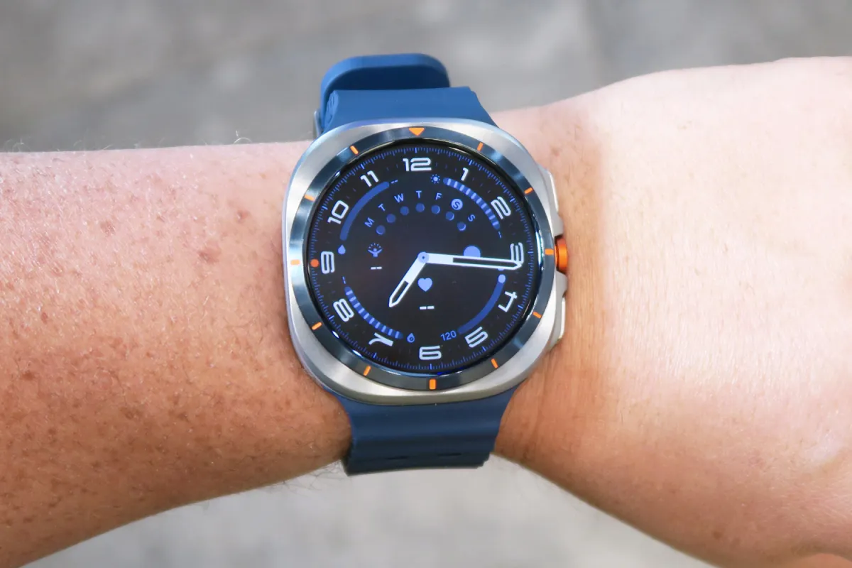 472426Конец розеткам: как солнечная батарея перевернёт мир умных часов с ног на голову