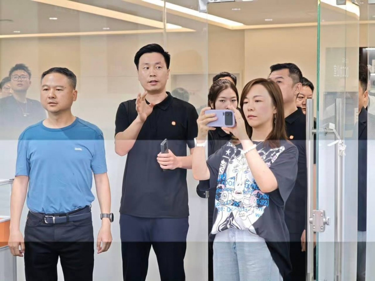 Xiaomi 16: утечка раскрывает возвращение дополнительного дисплея! картинка https://www.dgl.ru/technique/smartphones/iphone-17-pro-dynamic-island.html