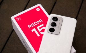 Обзор Xiaomi Redmi 15: шаг вперед или топтание на месте?