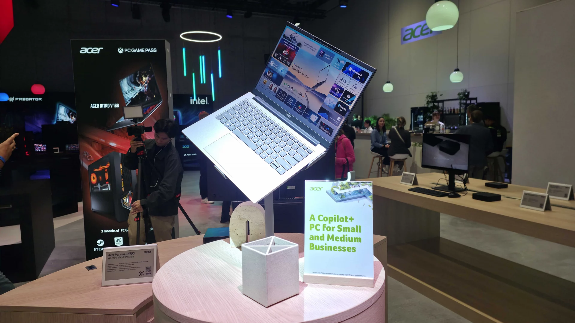 Acer показала на IFA «убийцу» MacBook Air, монструозный 5K-монитор и безумный игровой электробайк