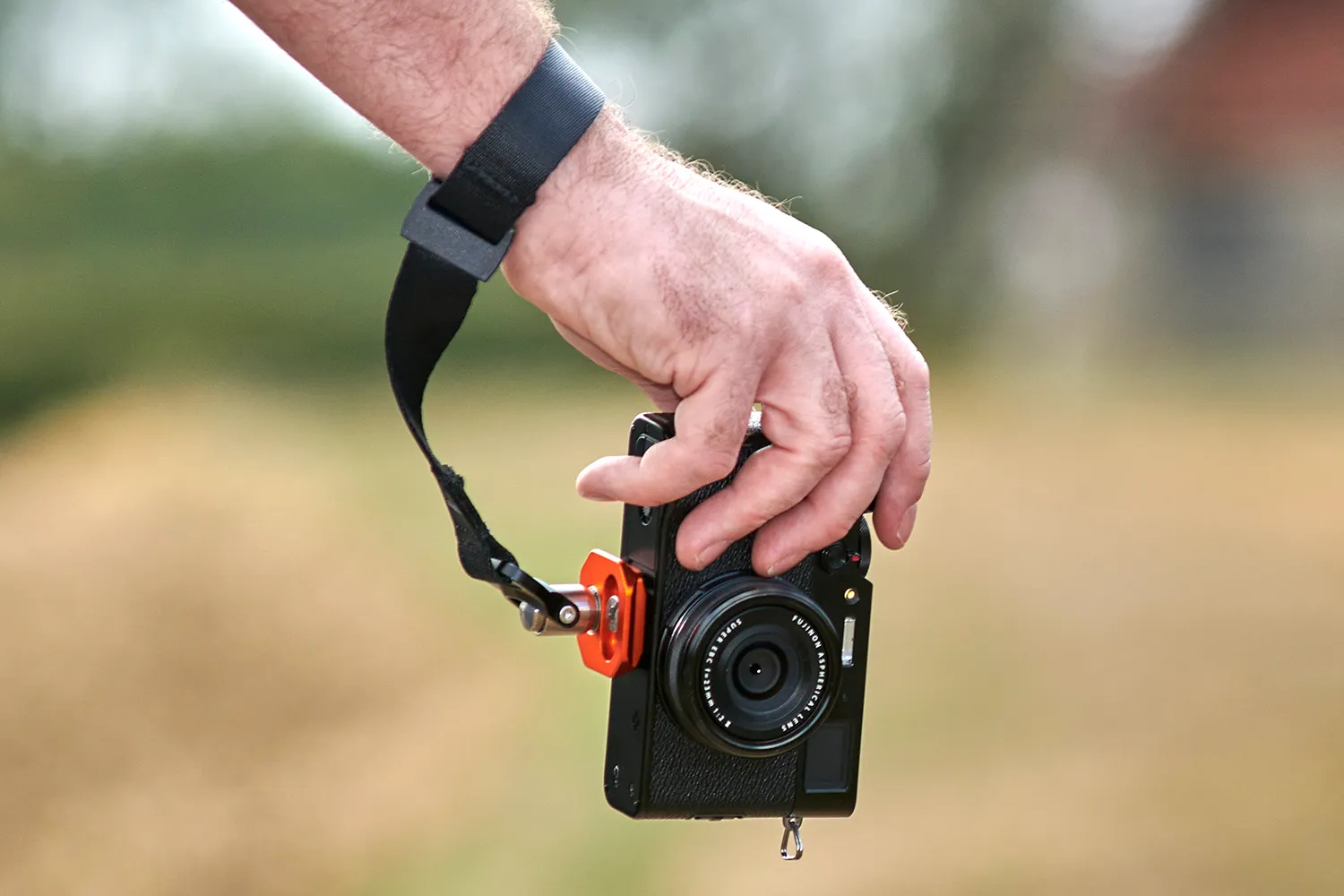 Забудьте о боли в спине: этот умный ремешок для камеры подстраивается под вас