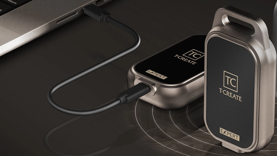 462152Забудьте о потерянных данных: Team Group выпустила SSD, который можно найти как iPhone