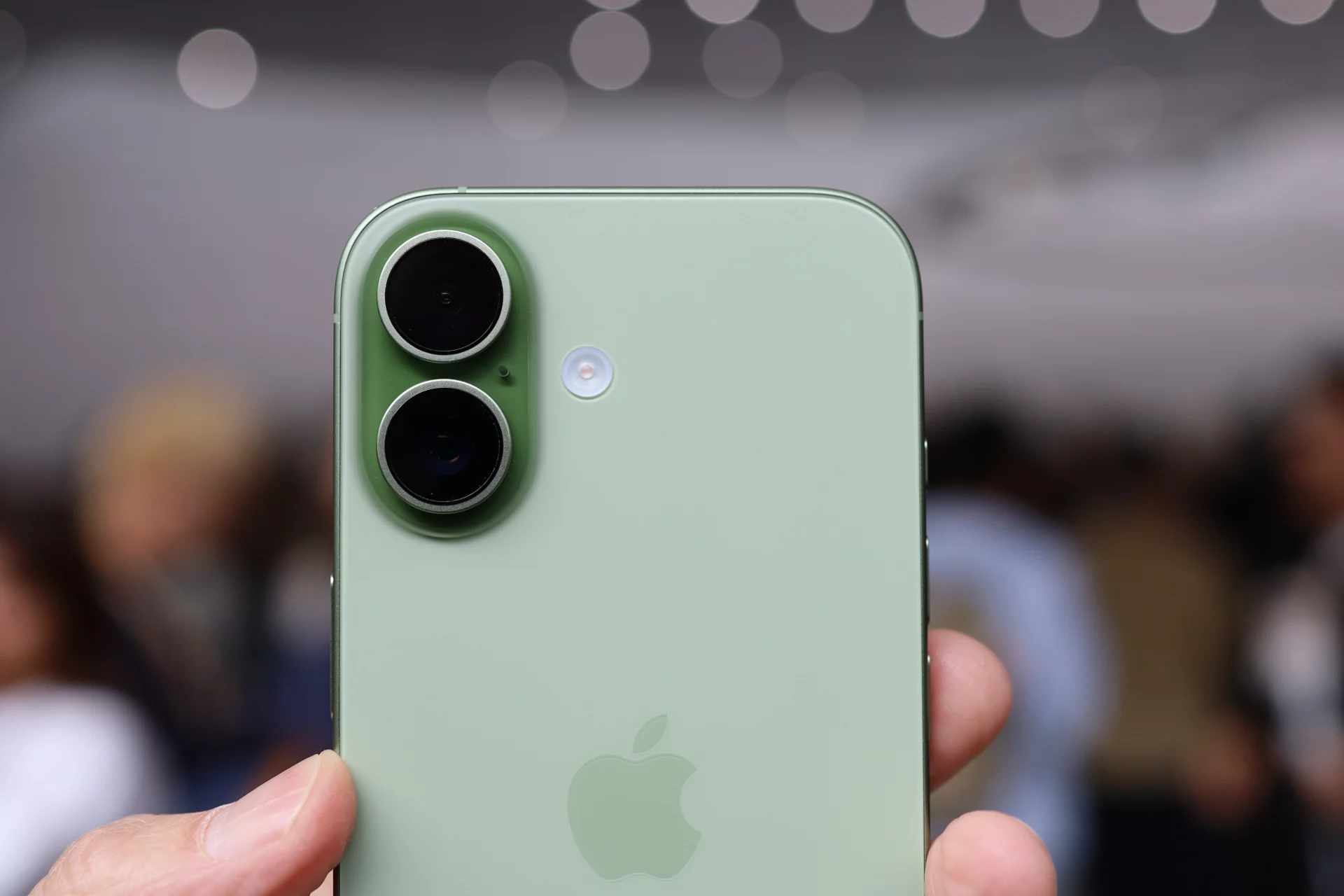 Забудьте о Pro: почему базовый iPhone 17 — самый умный выбор этого года