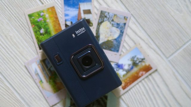 Fujifilm Instax Mini LiPlay+ объединяет разные форматы фото