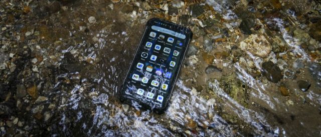 Обзор 8849 Hike — защищённый смартфон с мощным фонарём