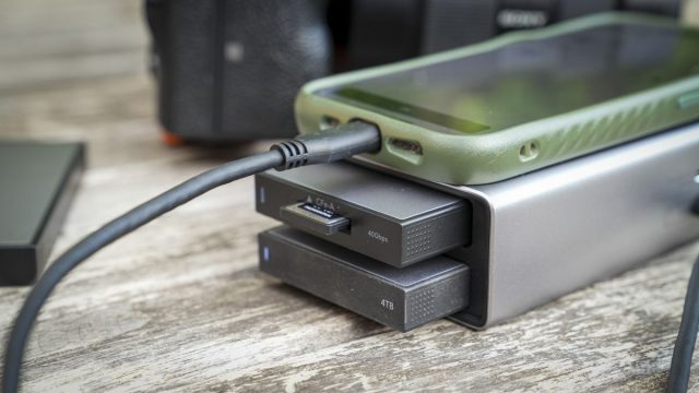 01_I tested the Lexar Workflow Go and it’s now essential to my on-location shoots Обзор Lexar Workflow Go — модульная док-станция в поле