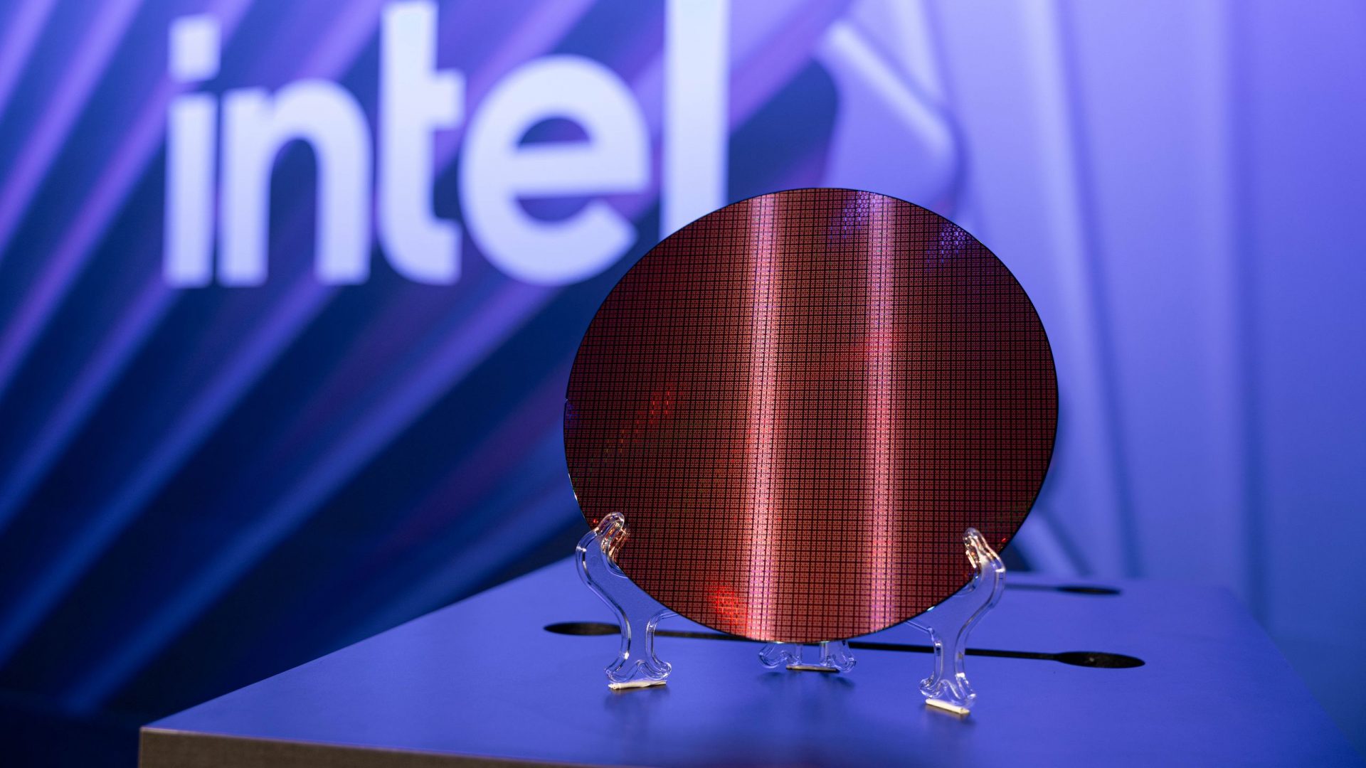 506875Intel выпускает AI-GPU с 160 ГБ памяти — бюджетный зверь для серверов