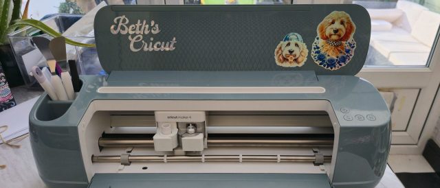 01_Ive been using the latest Cricut Maker 4 for wedding prep, and Im seriously impr Обзор Cricut Maker 4: быстрый и точный плоттер для хобби