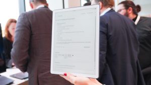 Kindle Scribe Colorsoft против Paper Pro: кто лучше