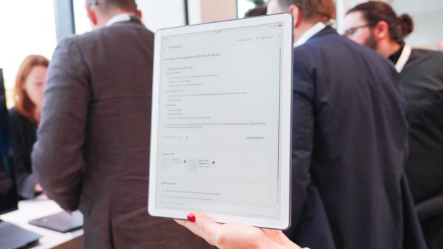 Kindle Scribe Colorsoft против Paper Pro: кто лучше