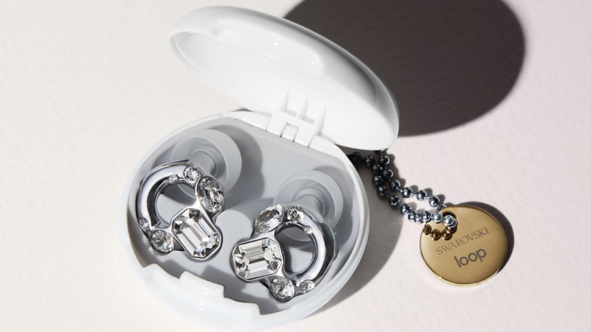 502670Loop и Swarovski создали самые роскошные беруши в мире