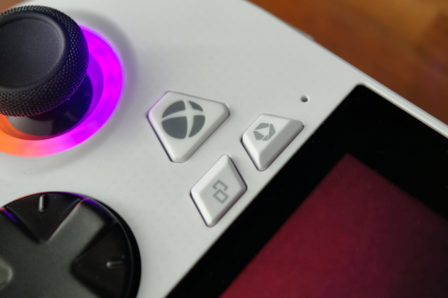 506933Microsoft дразнит фанатов: портативный Xbox уже на горизонте