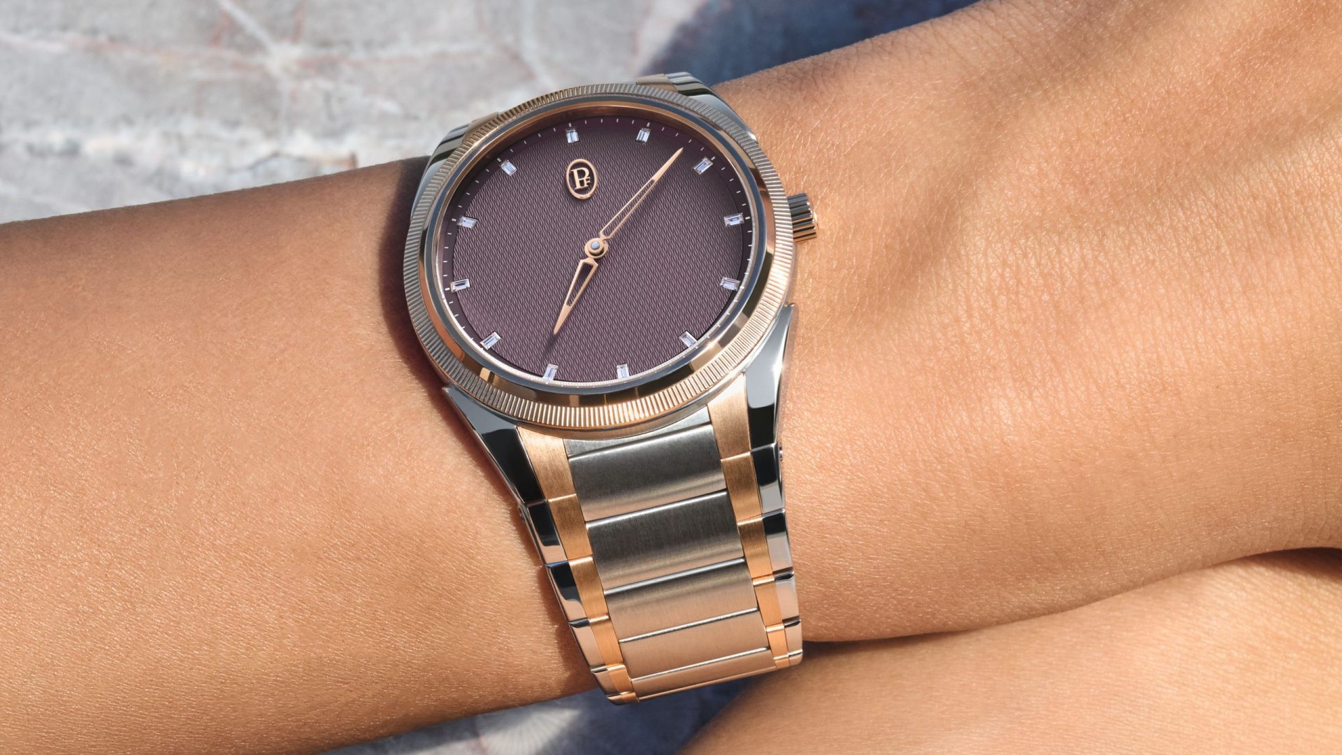 Parmigiani Fleurier: красный циферблат, золото и PF770