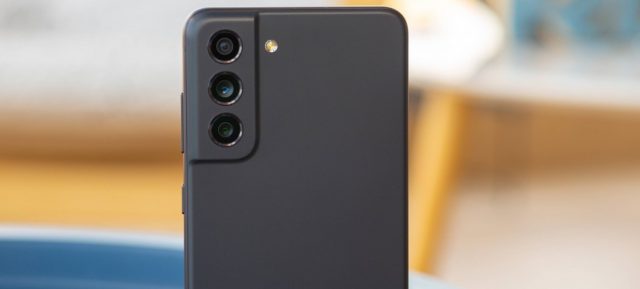 Смартфон Galaxy S21 FE стартует с One UI 8 Смартфон Galaxy S21 FE стартует с One UI 8