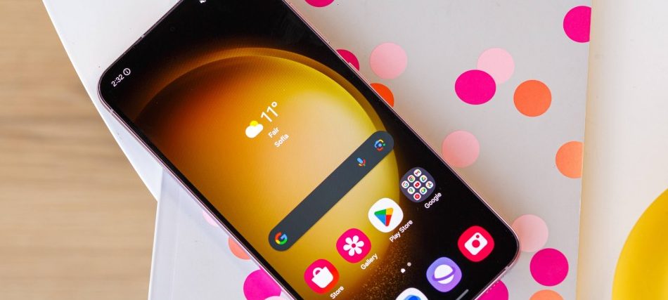 Samsung приостановила обновление One UI 8 для Galaxy S23 картинка Galaxy S23: апдейт One UI 8 на Android 16 приостановлен