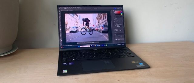 Обзор Acer Swift 16 AI: для простых креативных задач