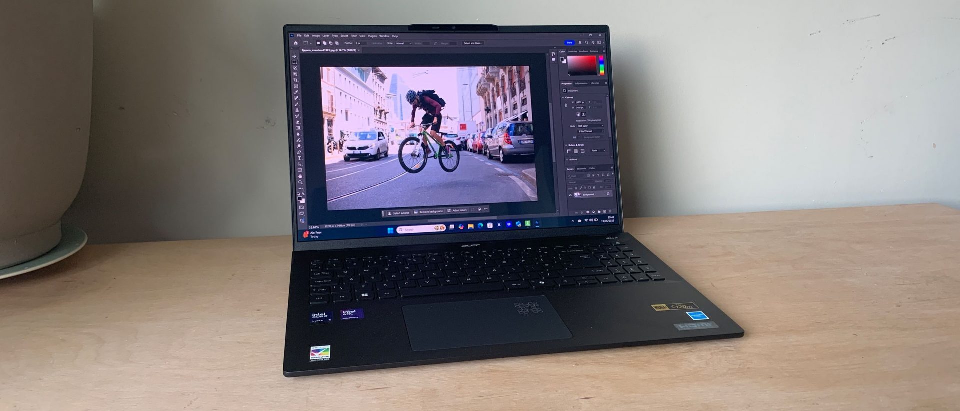 Обзор Acer Swift 16 AI: для простых креативных задач картинка Обзор Acer Swift 16 AI: для простых креативных задач