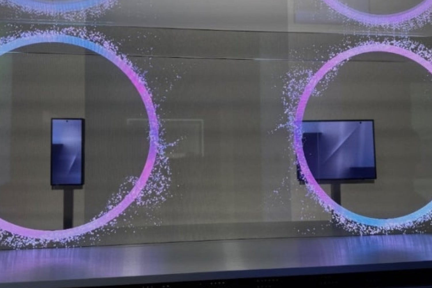 Смартфон Trifold Samsung: три экрана и буква G