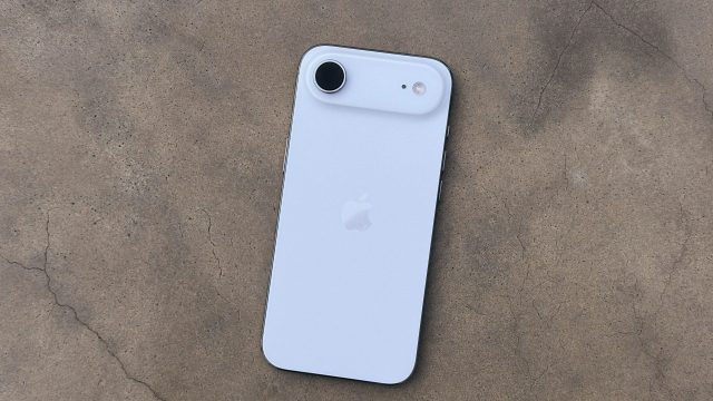 Смартфон iPhone Air оказался слабым звеном Смартфон iPhone Air оказался слабым звеном