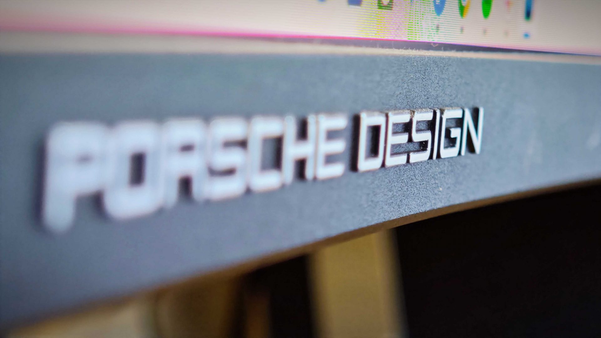 Обзор AOC AGON PD34: изогнутый OLED-монитор от Porsche картинка AOC AGON PD34