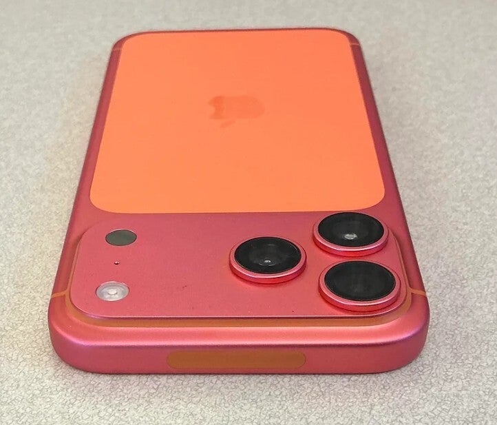 iPhone 17 Pro теряет цену из-за царапин и изменения цвета