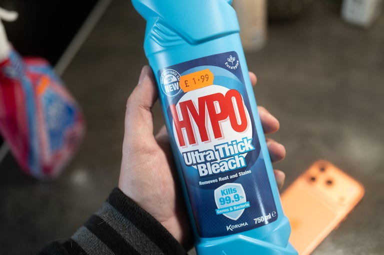 Как я перекрашивал iPhone 17 из Cosmic Orange в розовый картинка Смартфон iPhone 17: химические эксперименты с цветом