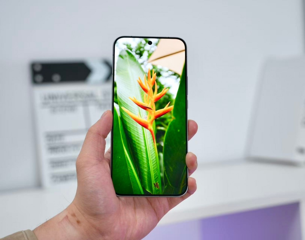 iQOO 15 получил дисплей Samsung M14 с яркостью 6000 нит