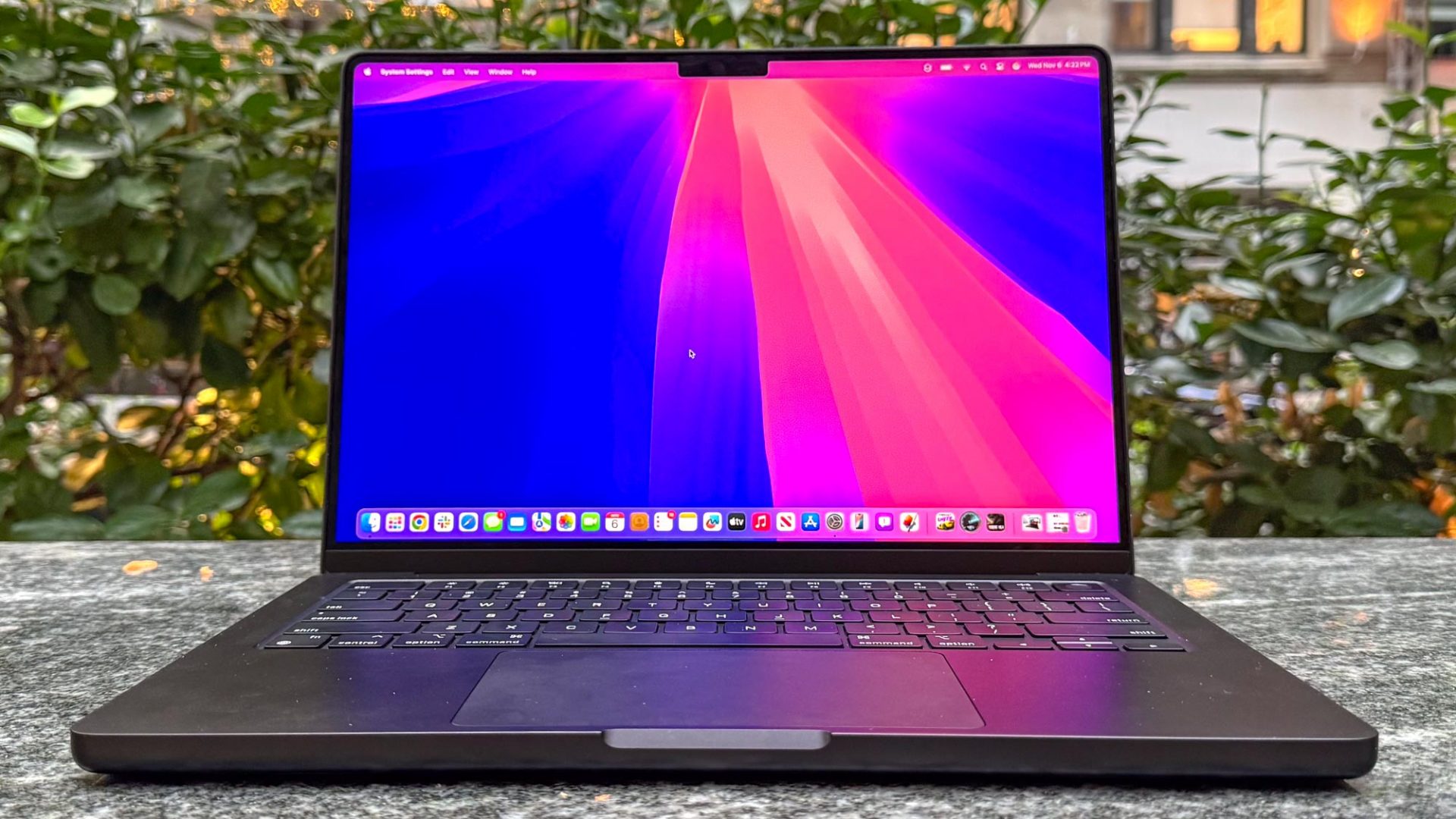 M6 MacBook Pro получит OLED-дисплей и сенсорный экран