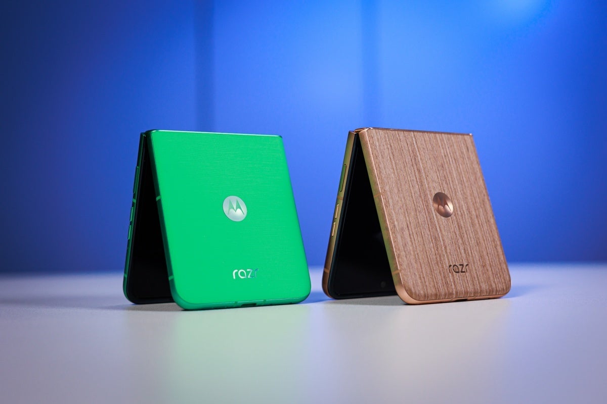 Смартфоны Motorola показывают рост продаж Razr