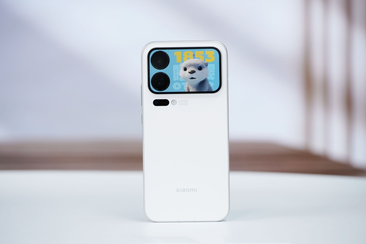Xiaomi 17 Pro доказывает, что задний экран вернулся всерьёз