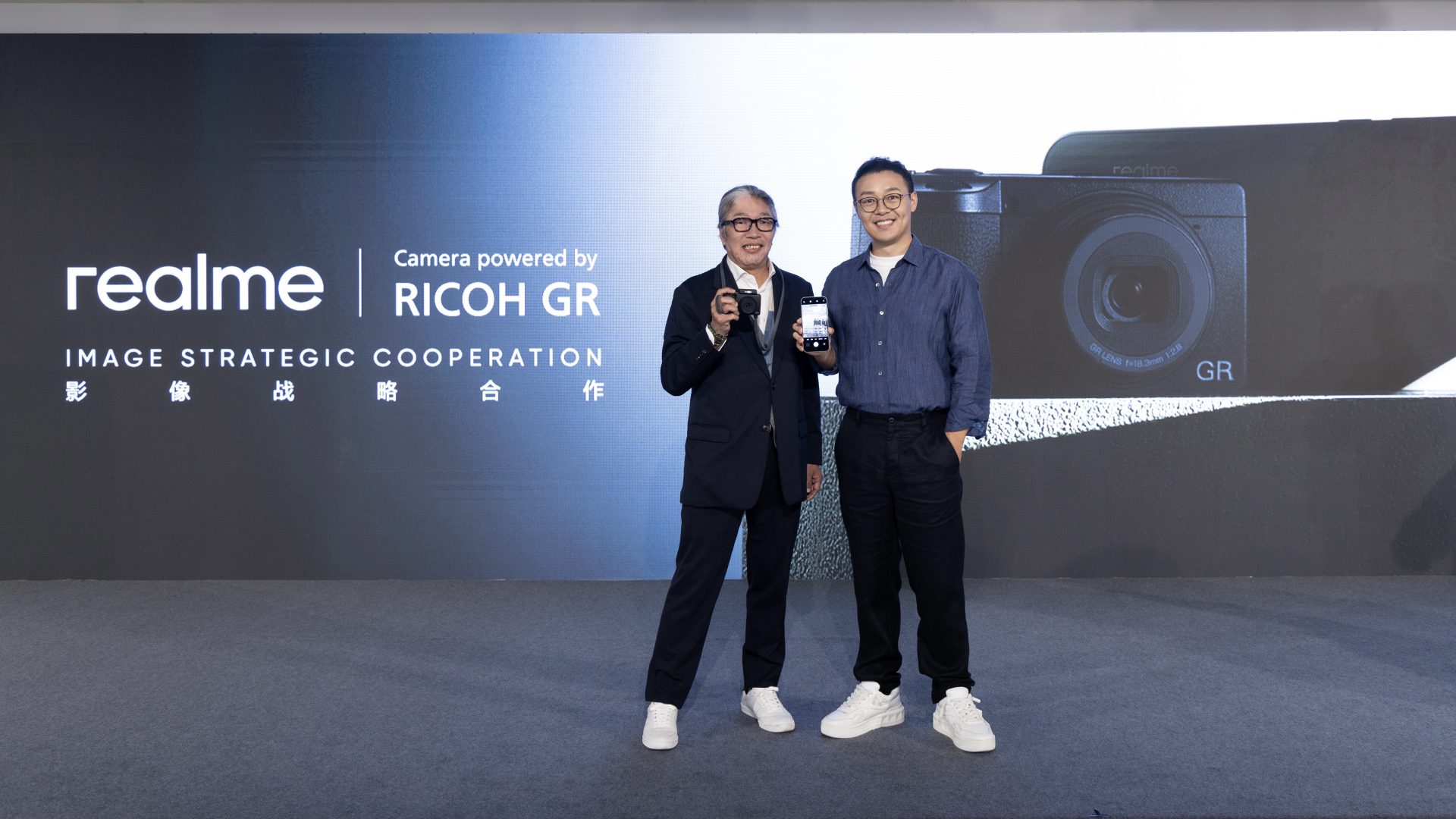 Ricoh и Realme перенесут пленочную аутентичность камер GR на Realme GT 8 Pro и другие смартфоны картинка Realme GT 8 Pro: камеры Ricoh GR в смартфоне