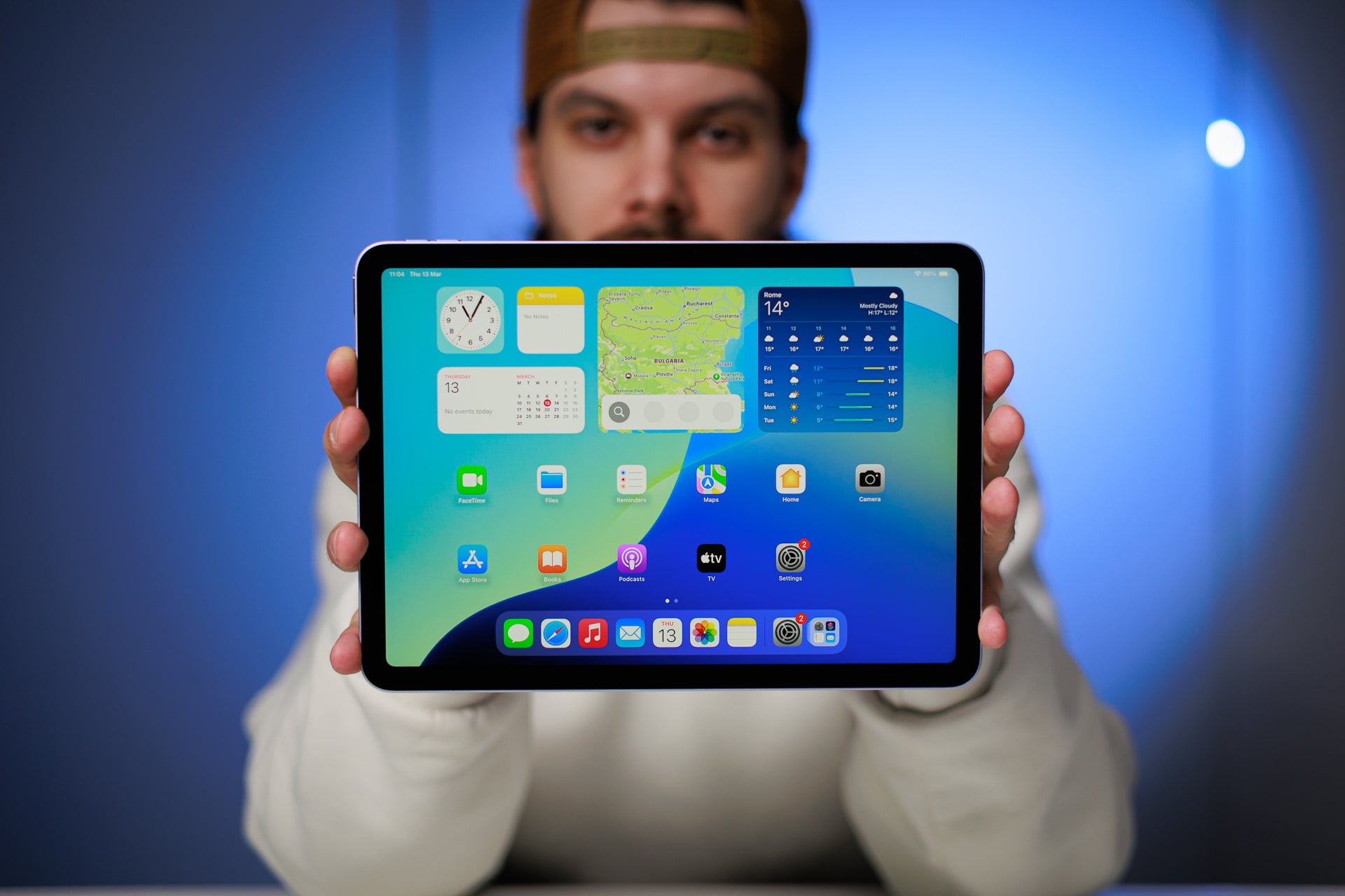 Планшет iPad Mini и ноутбук MacBook Air получат OLED