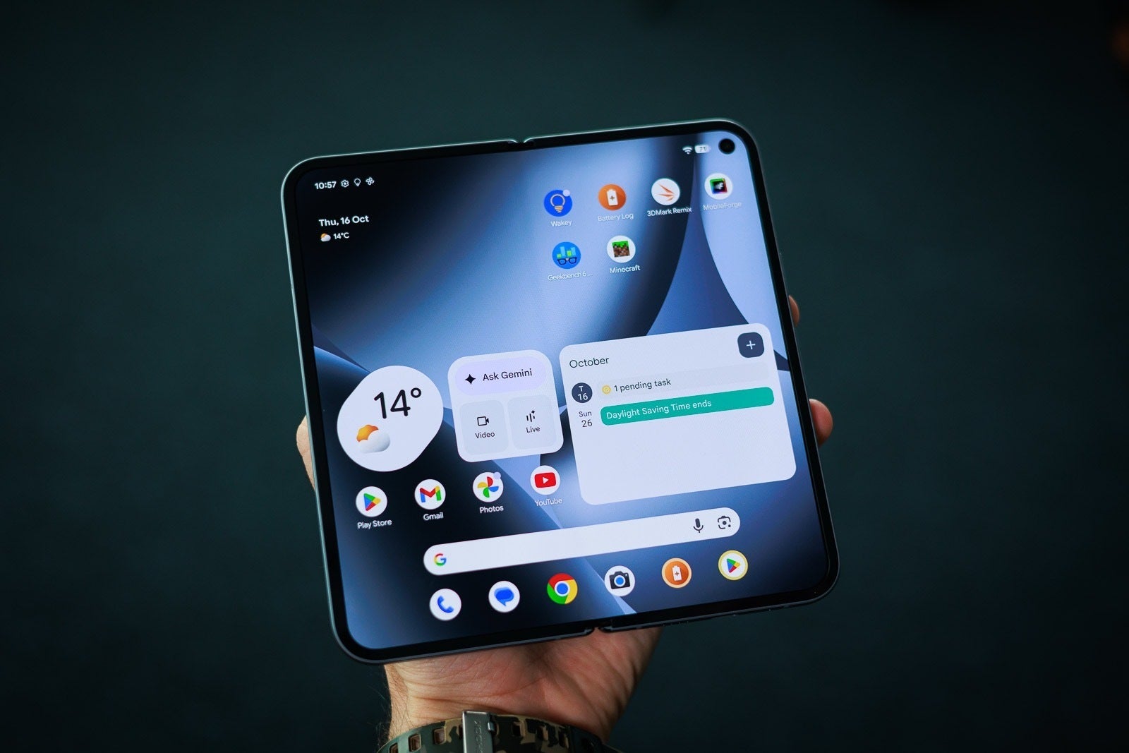 Обзор Pixel 10 Pro Fold: все недостатки складного телефона Google картинка Обзор Pixel 10 Pro Fold: 5 главных недостатков складного телефона Google
