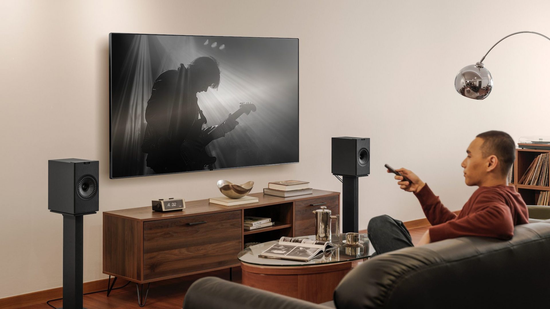 KEF Coda W: компактные колонки с большим звуком